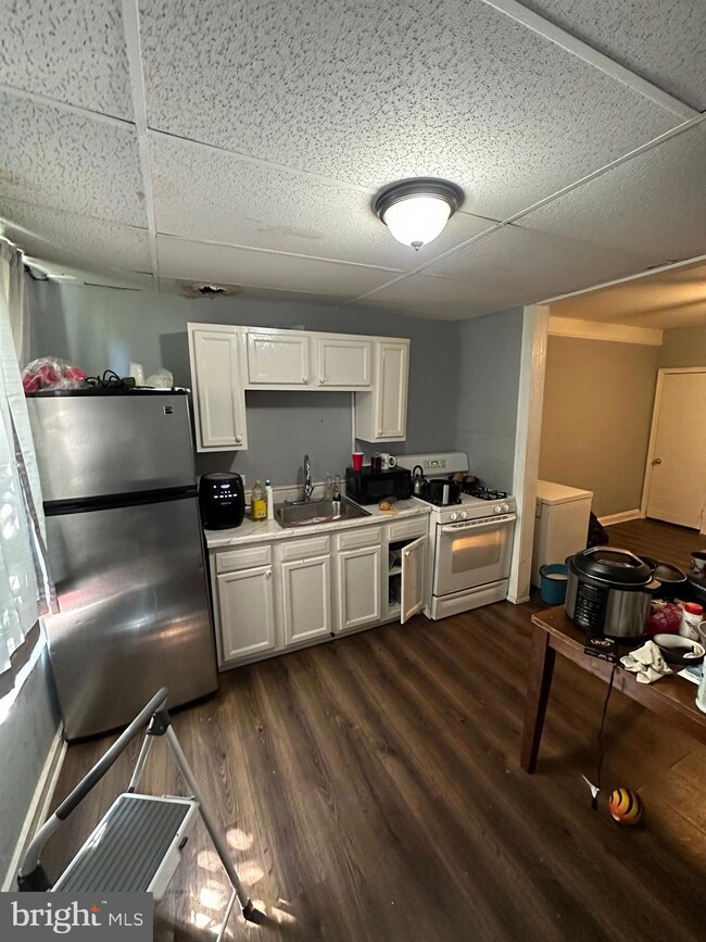 1729 Mckean Ave, Baltimore, MD 21217 - photo 6