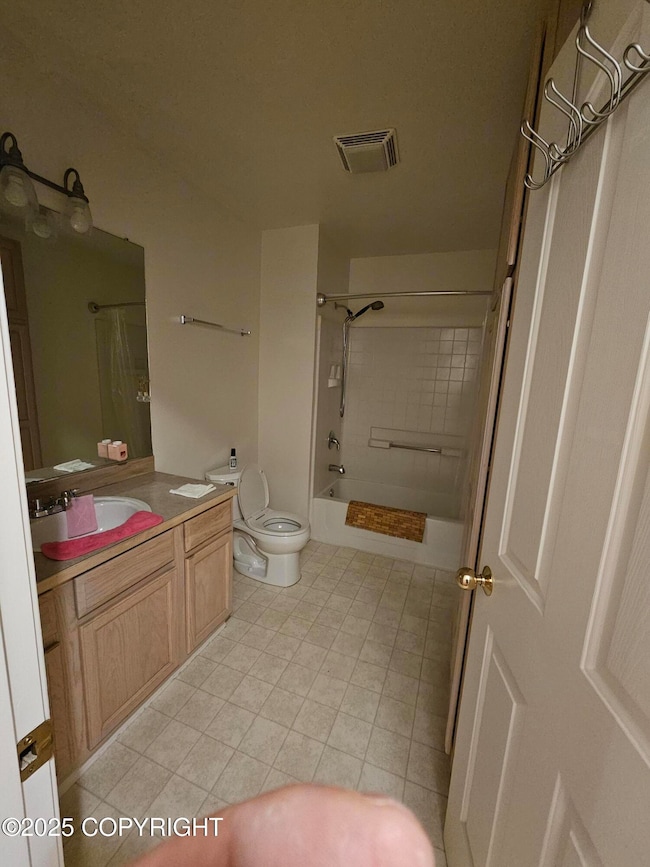 Bathroom upstairs 1