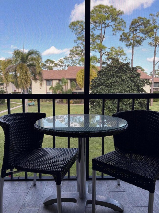 330 Knotty Pine Cir unit B-2, Greenacres, FL 33463 - photo 4