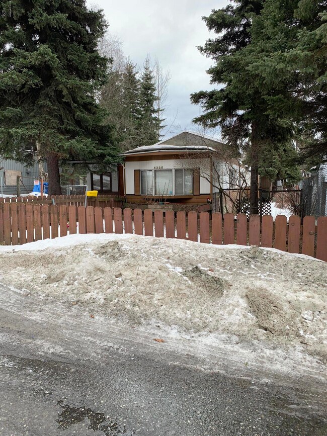 4300 Cope St, Anchorage, AK 99503 - photo 3