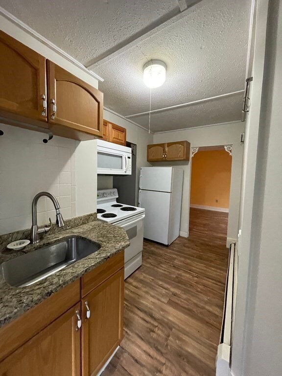 14 Central Ct unit 1, Beverly, MA 01915 - photo 4