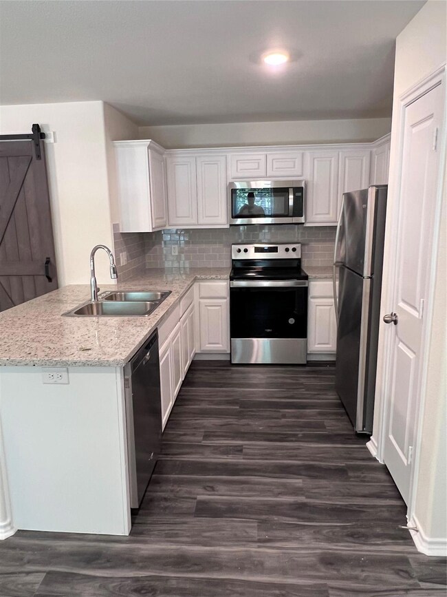 109 Elm St unit 2, Bonham, TX 75418 - photo 7