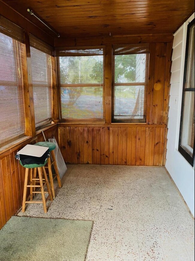 312 W 6th St, Dixon, IL 61021 - photo 6