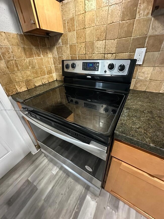 1532 SW 5th Place unit C, Fort Lauderdale, FL 33312 - photo 3