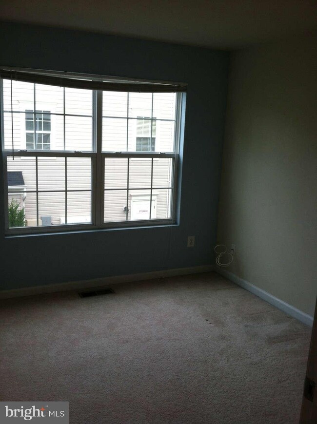 11125 Wortham Crest Cir unit 32C, Manassas, VA 20109 - photo 4