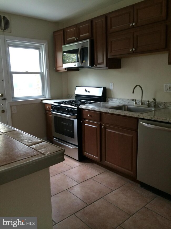 3135 Woodring Ave, Parkville, MD 21234 - photo 7