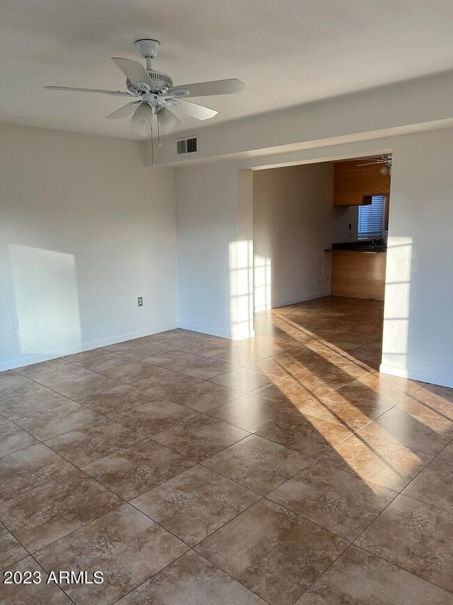 1844 N 46th Dr, Phoenix, AZ 85035 - photo 6