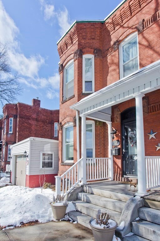 11 Linden St, Holyoke, MA 01040 - photo 3