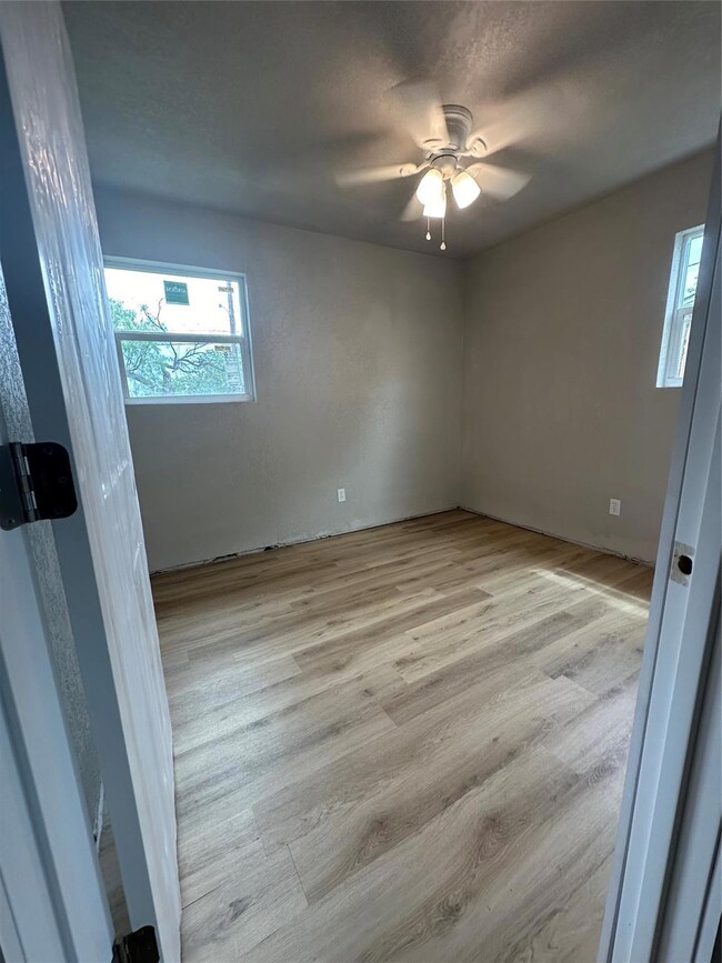 Unfurnished room with a textured ceiling, ceiling 