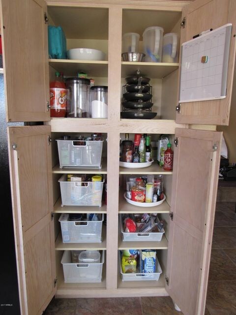 Pantry-Built-In pull-out drawers