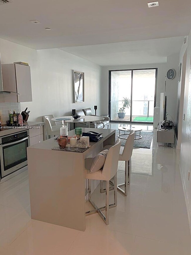 CANVAS unit 3705, Miami, FL 33132 - photo 4