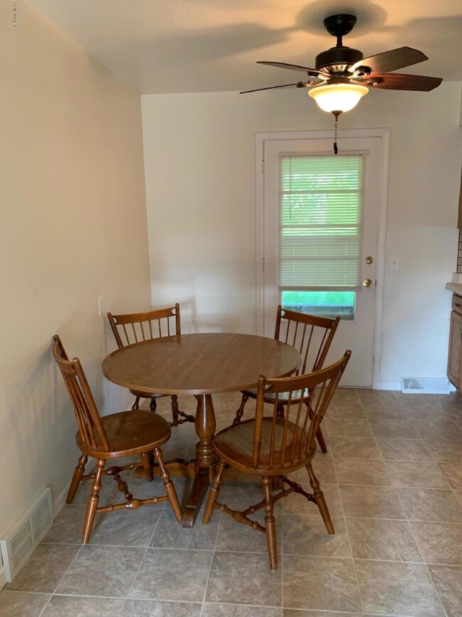 Dining area Fuller