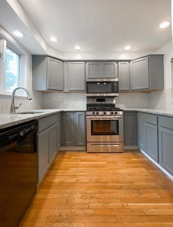 35 Merrymount Rd unit 11, Quincy, MA 02169 - photo 3