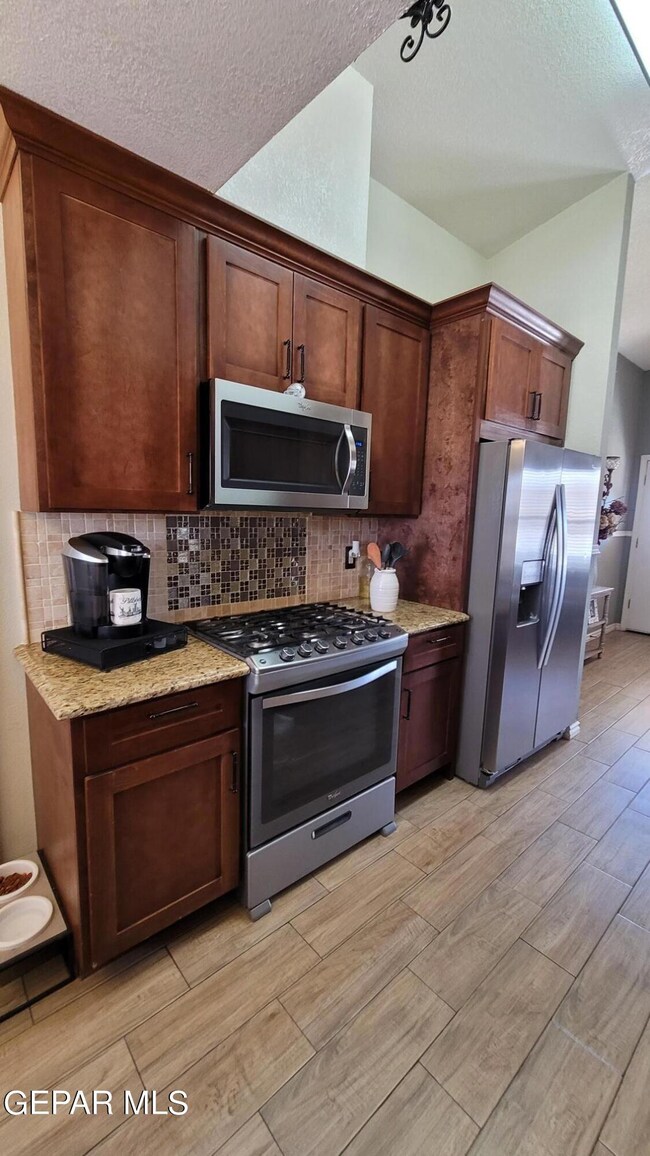 241 Tierra Linda Dr, Horizon City, TX 79928 - photo 4