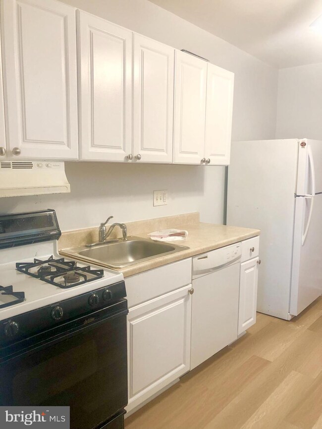 211 9th St, Laurel, MD 20707 - photo 7