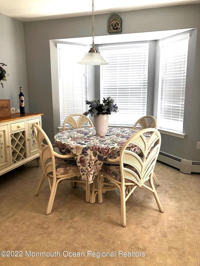 Breakfast Nook 2