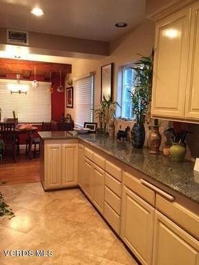 22047 Alizondo Dr, Woodland Hills, CA 91364 - photo 2