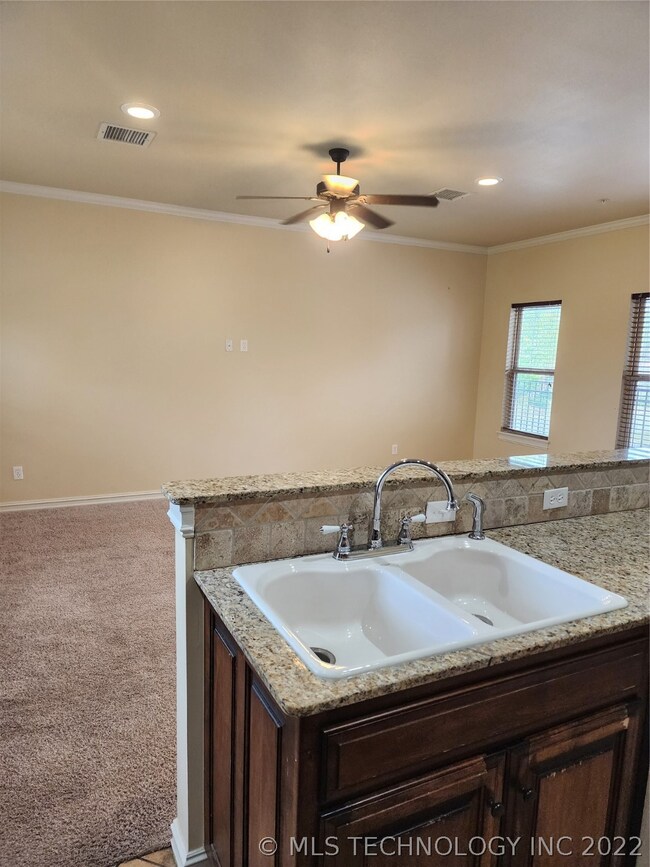 410 E B St unit 410 B, Jenks, OK 74037 - photo 6
