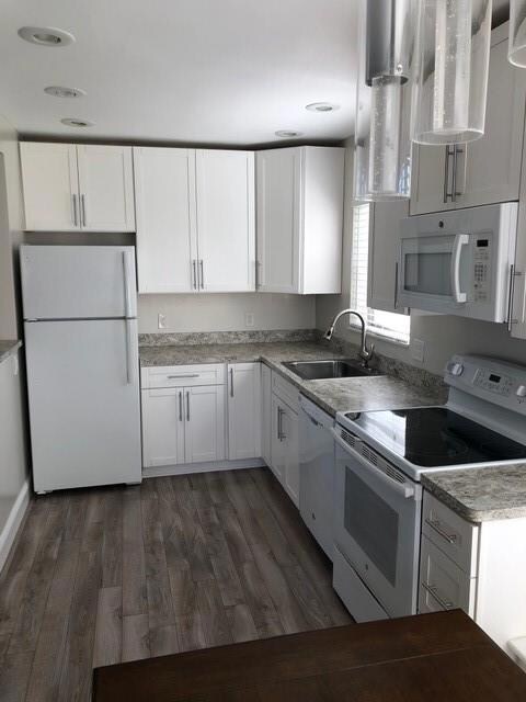 Beautifully updated kitchen with newer Instahot wa