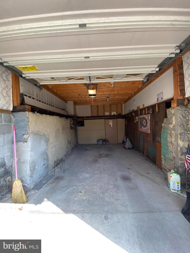 310 W Bertsch St, Lansford, PA 18232 - photo 3