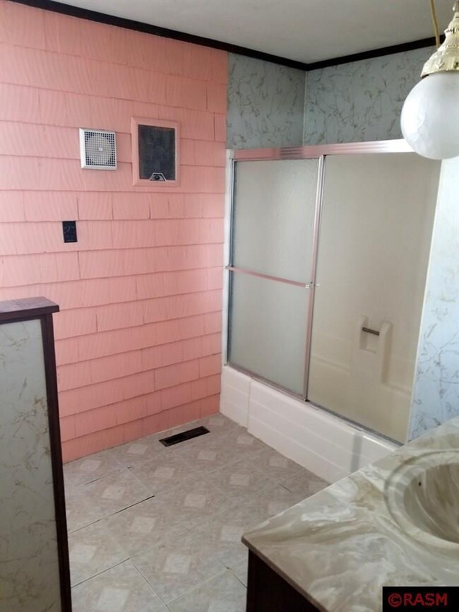 19180 U S 14, New Ulm, MN 56073 - photo 2