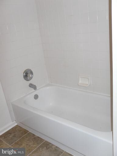 1719 Vonnies View Ct unit 127, Woodbridge, VA 22192 - photo 3