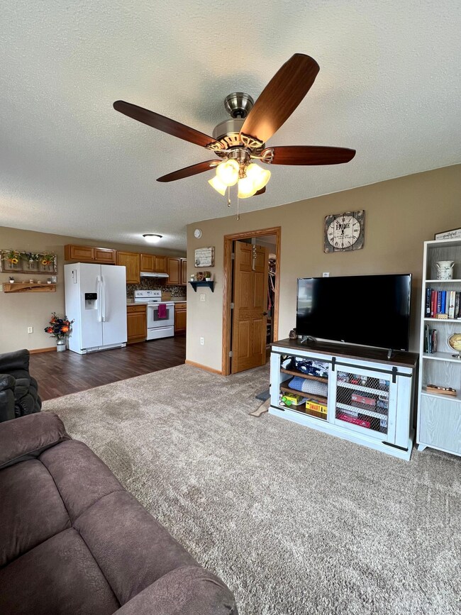 200 Lindquist St, Onamia, MN 56359 - photo 3