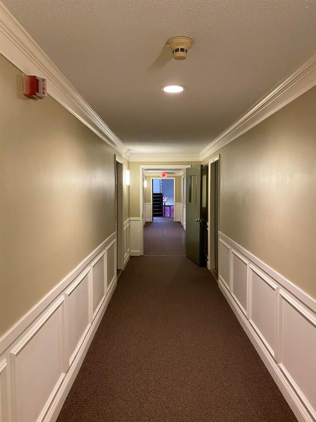 124 Mammoth Rd unit 216, Hooksett, NH 03106 - photo 4