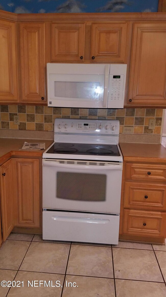 4809 Evenlode Ln Kitchen