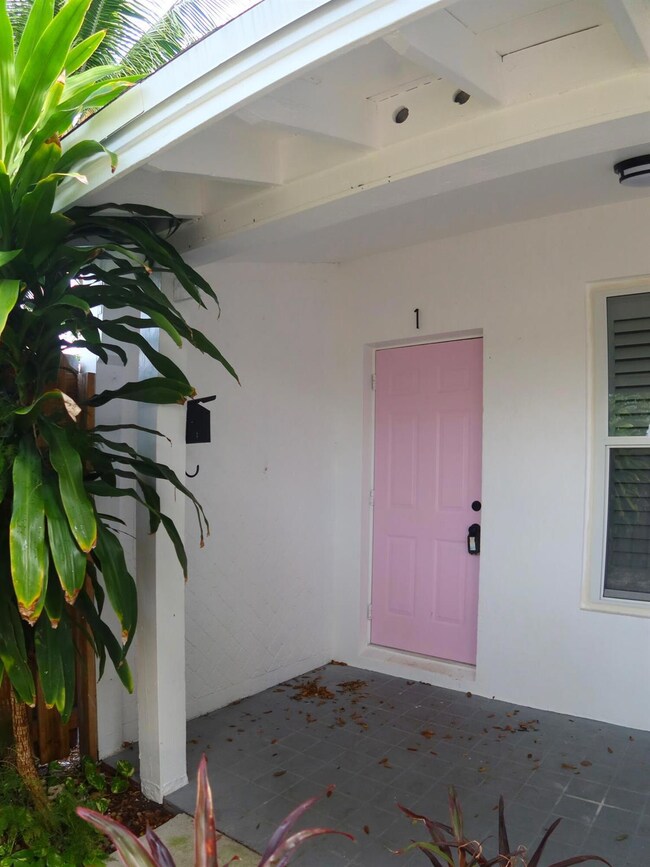 614 Palm St unit 1, West Palm Beach, FL 33401 - photo 2