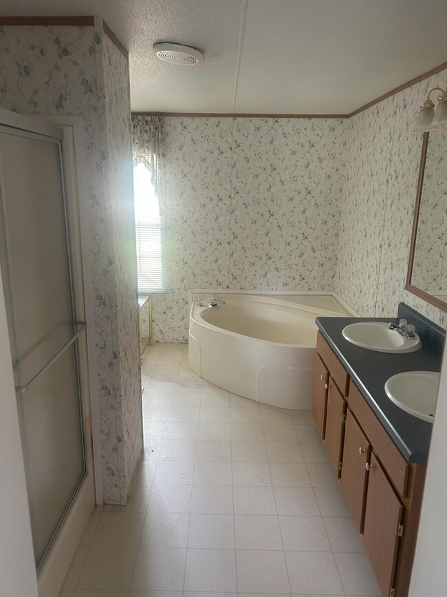 126 Rocky Pointe Rd, Prosperity, SC 29127 - photo 3