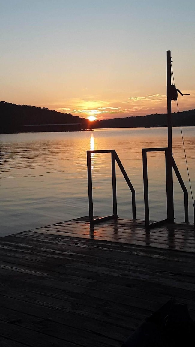 TABLE ROCK LAKE VIEW HOME