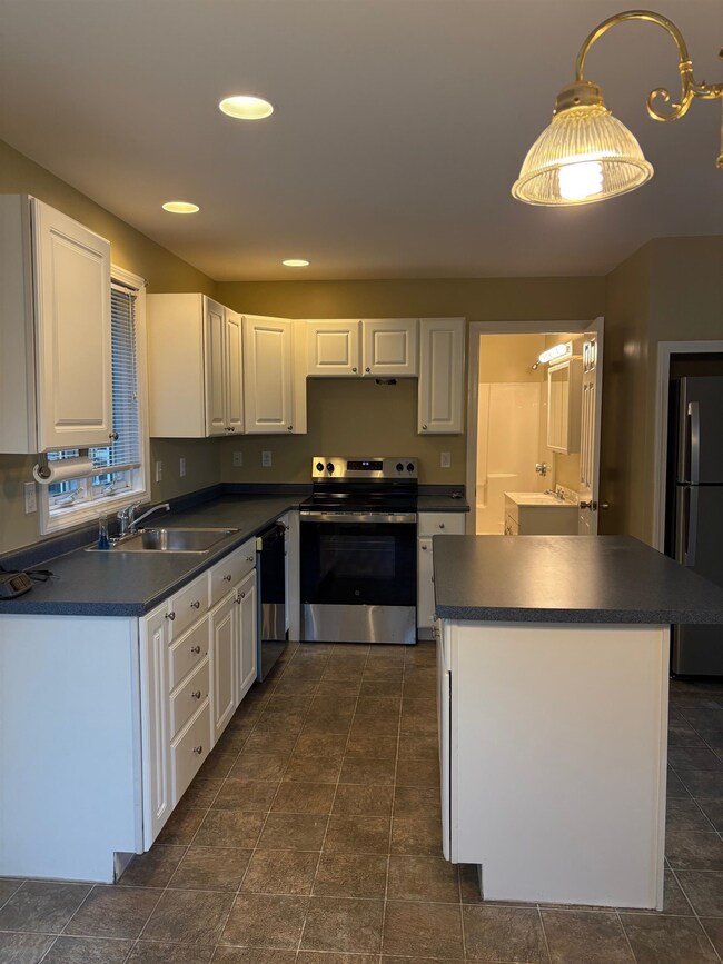 16 Fowlers Ct, Seabrook, NH 03874 - photo 3