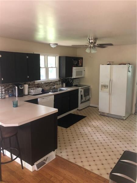 Spacious eat in kitchen