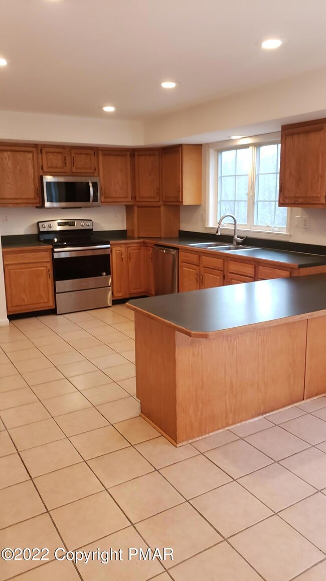 124 Oak Manor Dr, Milford, PA 18337 - photo 7