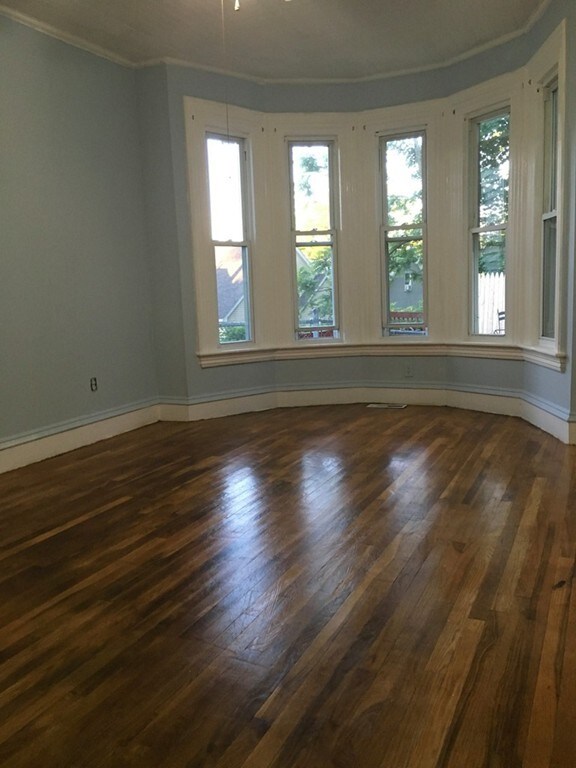 132 Bartlett St unit 1, Lowell, MA 01852 - photo 4