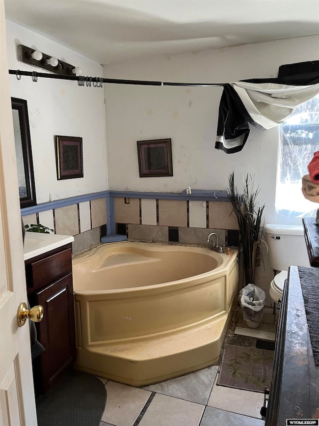 305 E Center St, Rawlins, WY 82301 - photo 4