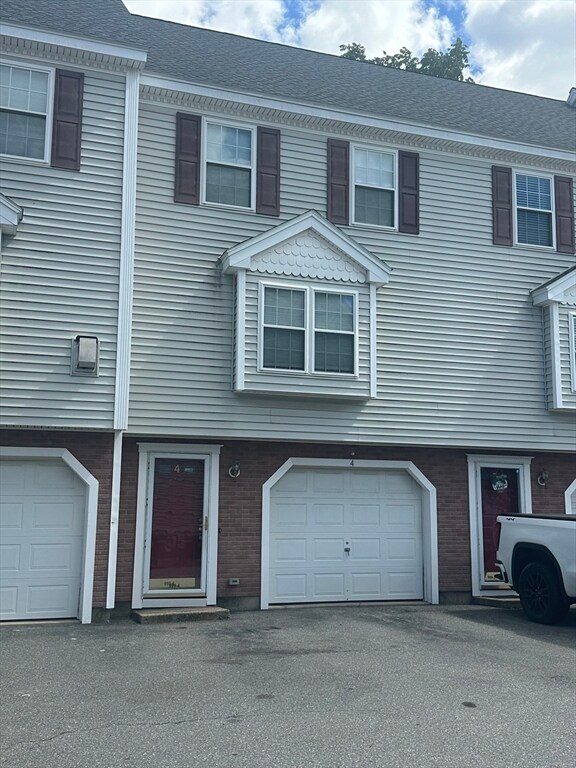 999 Middlesex St unit 4, Lowell, MA 01851 - photo 3