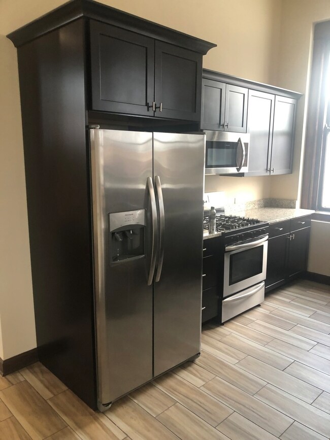 30 N Broadway unit B, Aurora, IL 60505 - photo 3