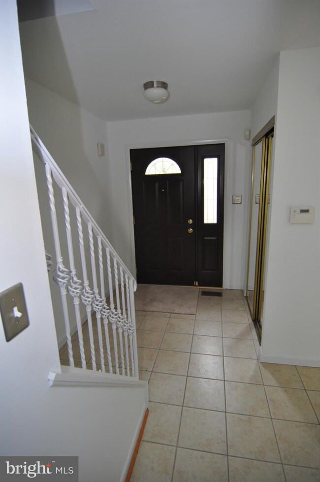 6929 Cipriano Woods Ct, Lanham, MD 20706 - photo 2