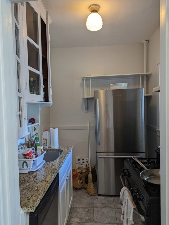 19 Agassiz St unit 34, Cambridge, MA 02140 - photo 4