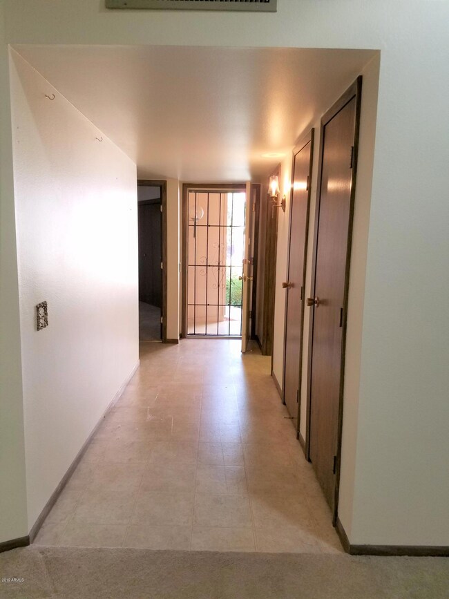 10926 W Topaz Dr, Sun City, AZ 85351 - photo 3