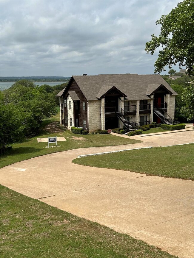 26035 Heartwood Cir unit 409, Whitney, TX 76692 - photo 3