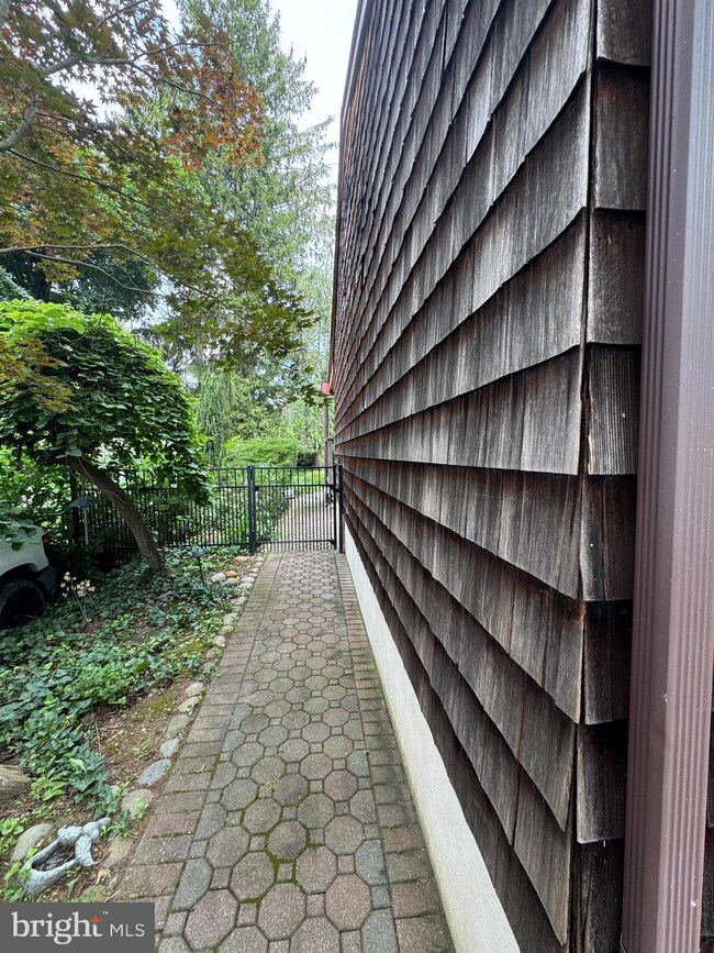 9 Worthington Dr, Ewing, NJ 08638 - photo 4