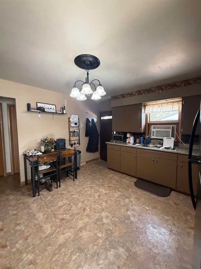 large eat in kitchen