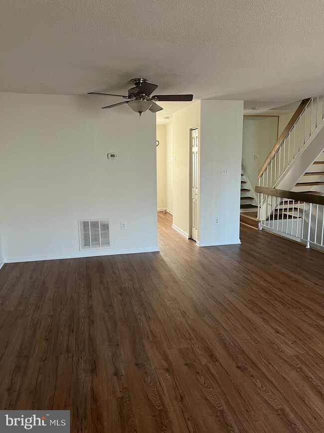 7105 Kurth Ln, Lanham, MD 20706 - photo 5