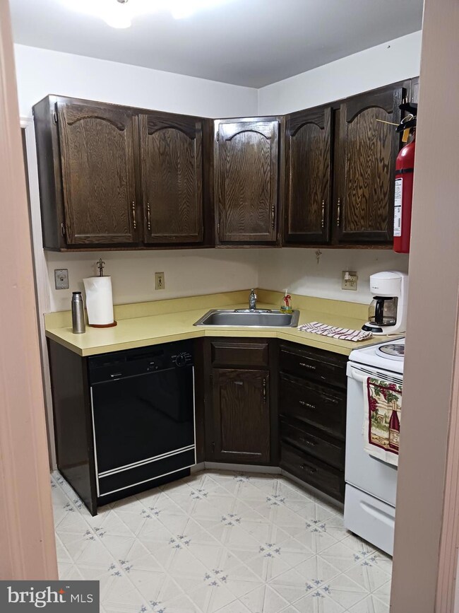 1 Samuel Adams Bldg, Blackwood, NJ 08012 - photo 2