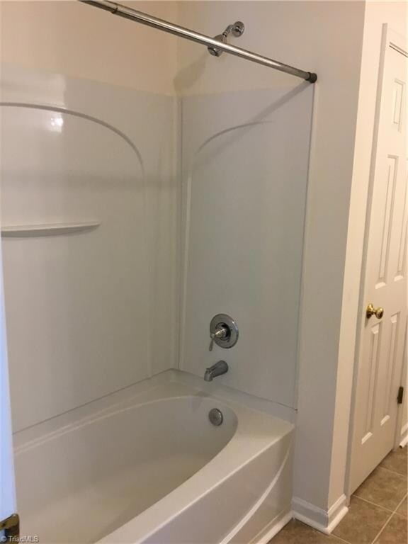 3604 Marksbury Dr, Greensboro, NC 27405 - photo 6