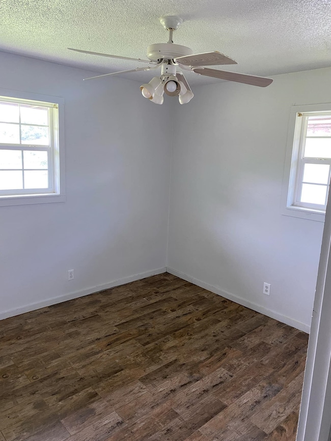 1317 N 18th St, Enid, OK 73701 - photo 6