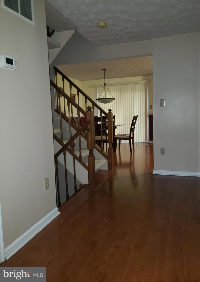 8164 Hazy Dawn Ct, Pasadena, MD 21122 - photo 4